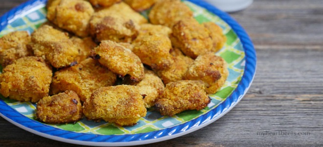 Наггетсы в духовке из курицы, индейки и рыбы — рецепты в чипсах, овсяных хлопьях и панировочных сухарях