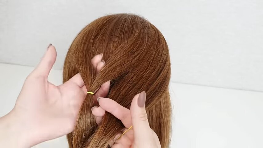 Просто сделать себе за минуту: элегантная причёска на короткие волосы