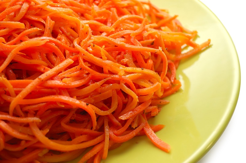 Дни напролет искал именно этот рецепт моркови по-корейски: самый быстрый и самый лучший вариант. Готовлю такую закуску и на праздничный стол, и в будние дни.