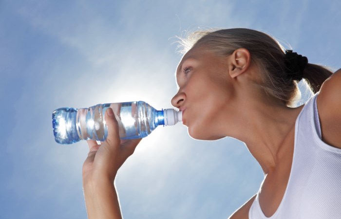 Почему вода в бутылке – величайшее жульничество за всю историю