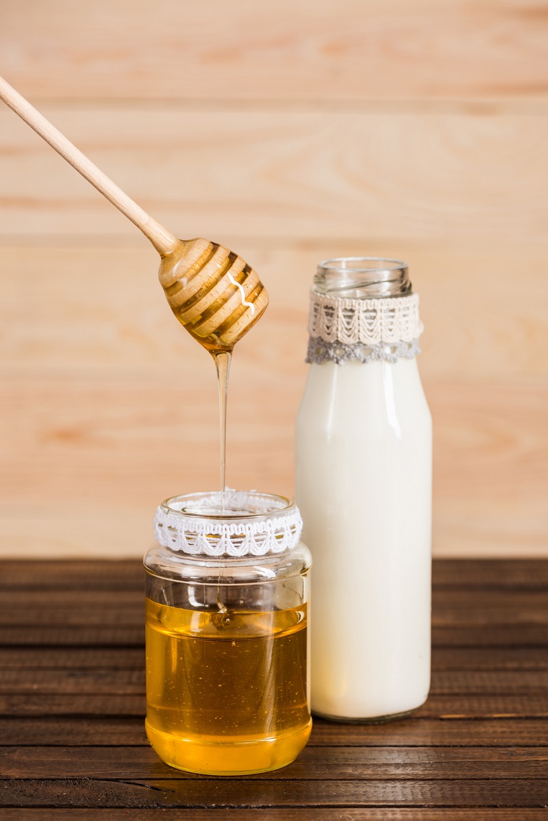 Зачем есть мёд на ночь: удивительное влияние на здоровье. Всё сладкое полнит, и только мёд возвращает формы.