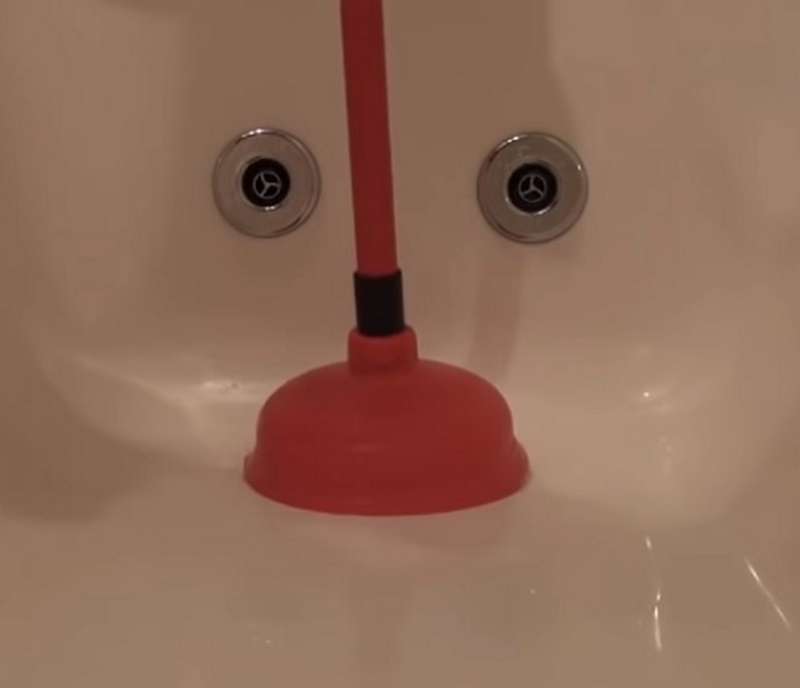 Как почистить сифон в ванне