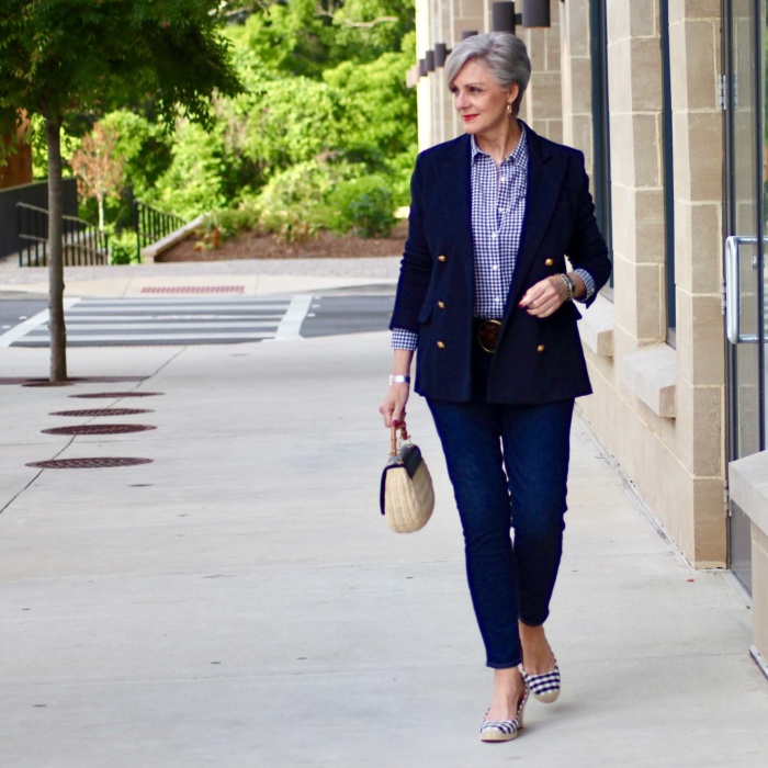 Как правильно одеваться женщинам после 50, чтобы не выглядеть старше