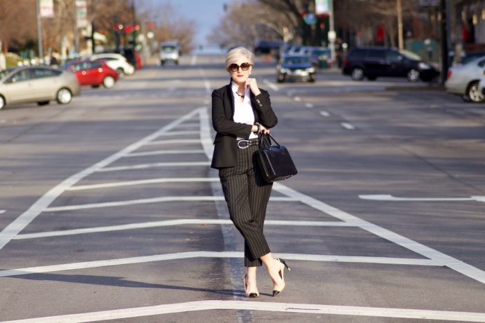 Как правильно одеваться женщинам после 50, чтобы не выглядеть старше