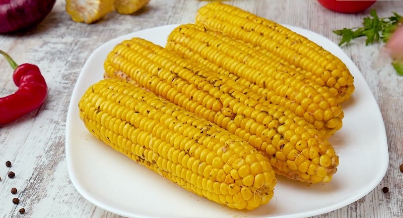 Миллионы людей готовят кукурузу неправильно: перестала ее варить, знаю рецепт получше